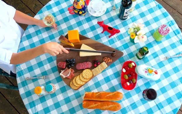 Knife-Integrated Cutting Boards