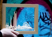Light-Up Skyline Frames Image 2