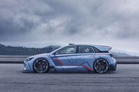 Aerodynamic Track Cars Image 6