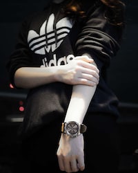 Affordable Scratch-Proof Watches Image 2