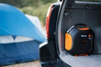 Splashproof Solar Power Banks Image 4