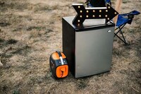Splashproof Solar Power Banks Image 5
