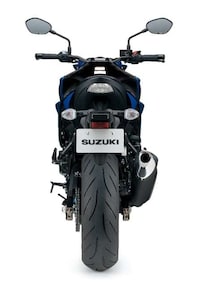 Aggressively Accelerating Motorbikes Image 4