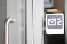 Charge-Free E-Paper Displays