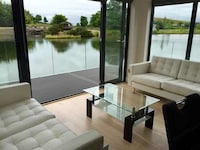 Energy-Efficient Houseboats Image 7