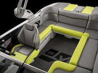 Entertainment-Focused Speed Boats Image 4