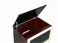 Faux-Retro Flatscreen TVs Image 3