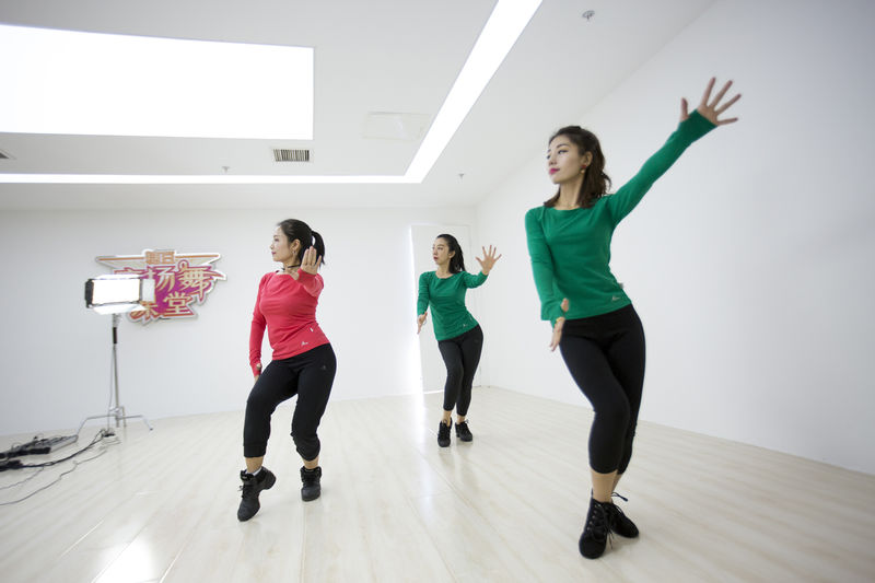 Social Square Dancing Apps