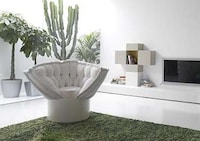 Cozy Small-Space Seating Image 3