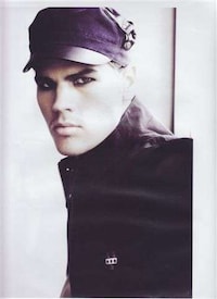 Heavy Guyliner Image 2
