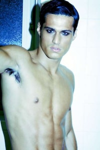 Heavy Guyliner Image 3