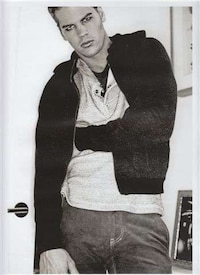 Heavy Guyliner Image 6