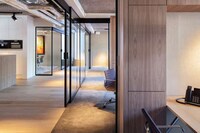 Club-Like Office Interiors Image 5