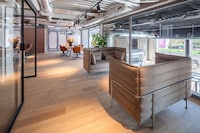 Club-Like Office Interiors Image 8