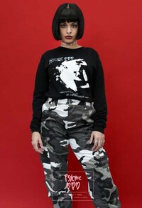 90s Rock-Inspired Apparel Image 6