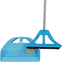 One-Handed Sweeping Brooms Image 5