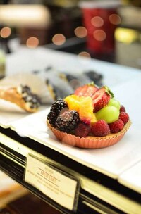 Diverse Indoor Food Markets Image 4