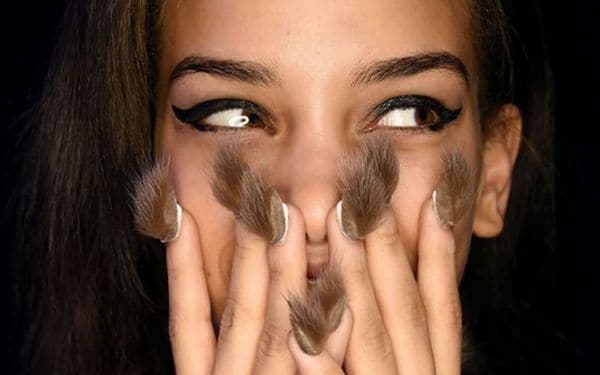 Top 100 Bizarre Trends in 2016