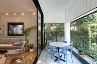 Halved Apartment Designs Image 4