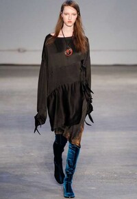 Luxurious Apocolyptic Fashion Image 3