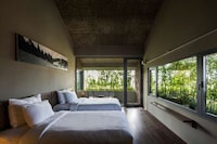 Vegetation-Covered Hotels Image 4