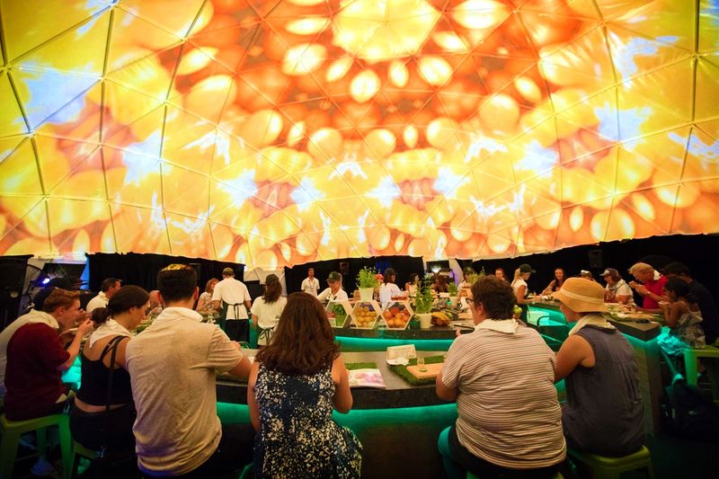 Multisensory Dining Experiences