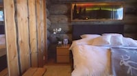 Remote Nordic Luxury Camps Image 4