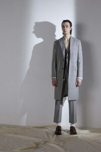 70s Loungewear-Inspired Fashion Image 6