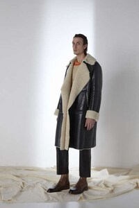 70s Loungewear-Inspired Fashion Image 7
