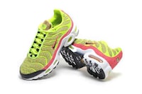 Sleek Lime Green Sneakers Image 2