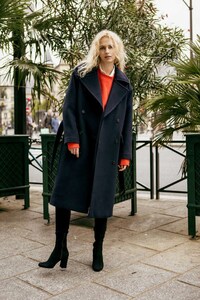 Parisian South Korean Fashion Image 3