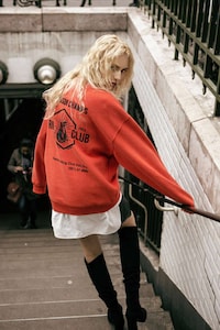 Parisian South Korean Fashion Image 5