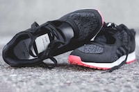 Modernized 90s Sneaker Editorials Image 4