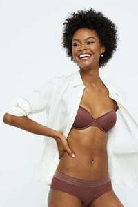 Fit-Focused Nude Bra Collections Image 5