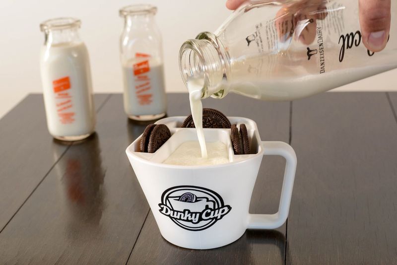 Dunk-Encouraging Cookie Cups