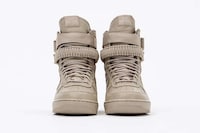 Desert-Inspired Camouflage Sneakers Image 4