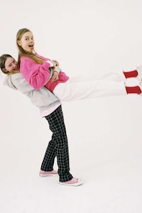 90s Film-Inspired Fashion Image 2