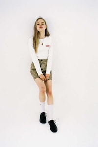 90s Film-Inspired Fashion Image 3