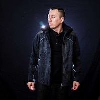 Reflective Metropolitan Map Jackets Image 6