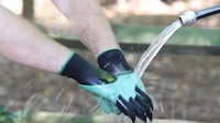 Clawed Gradening Gloves Image 5