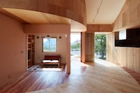 Path-Ringed Homes Image 3