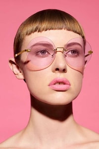 Eyeshadow-Inspired Sunglasses Image 2