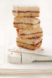 Letterbox-Sized Cake Sets Image 8