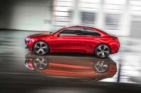 Free-Flowing Compact Luxury Cars Image 3