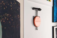 Auto-Leveling Artwork Hangers Image 4