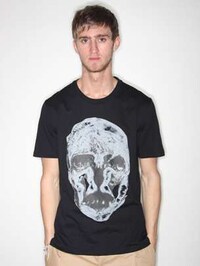 Feminine Physique Skulls Image 4