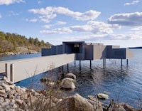 Stilted Seaside Bathhouses Image 8