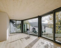 Glass-Walled Viewing Rooms Image 6