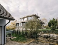 Glass-Walled Viewing Rooms Image 7