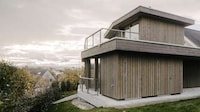 Glass-Walled Viewing Rooms Image 8
